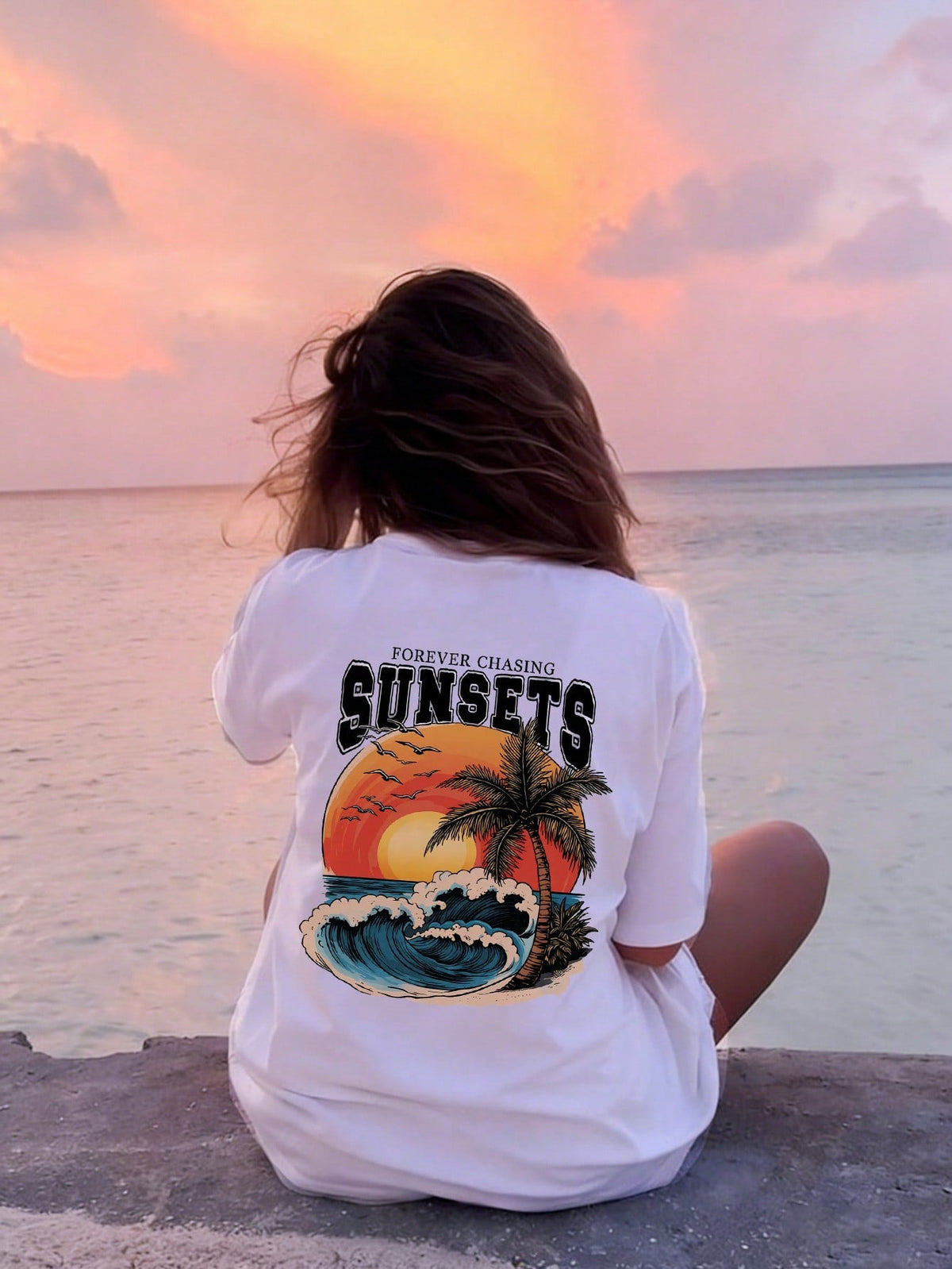 Forever Chasing Sunsets T-Shirt Women Beach Sunset Palm Tree Graphic Tee
