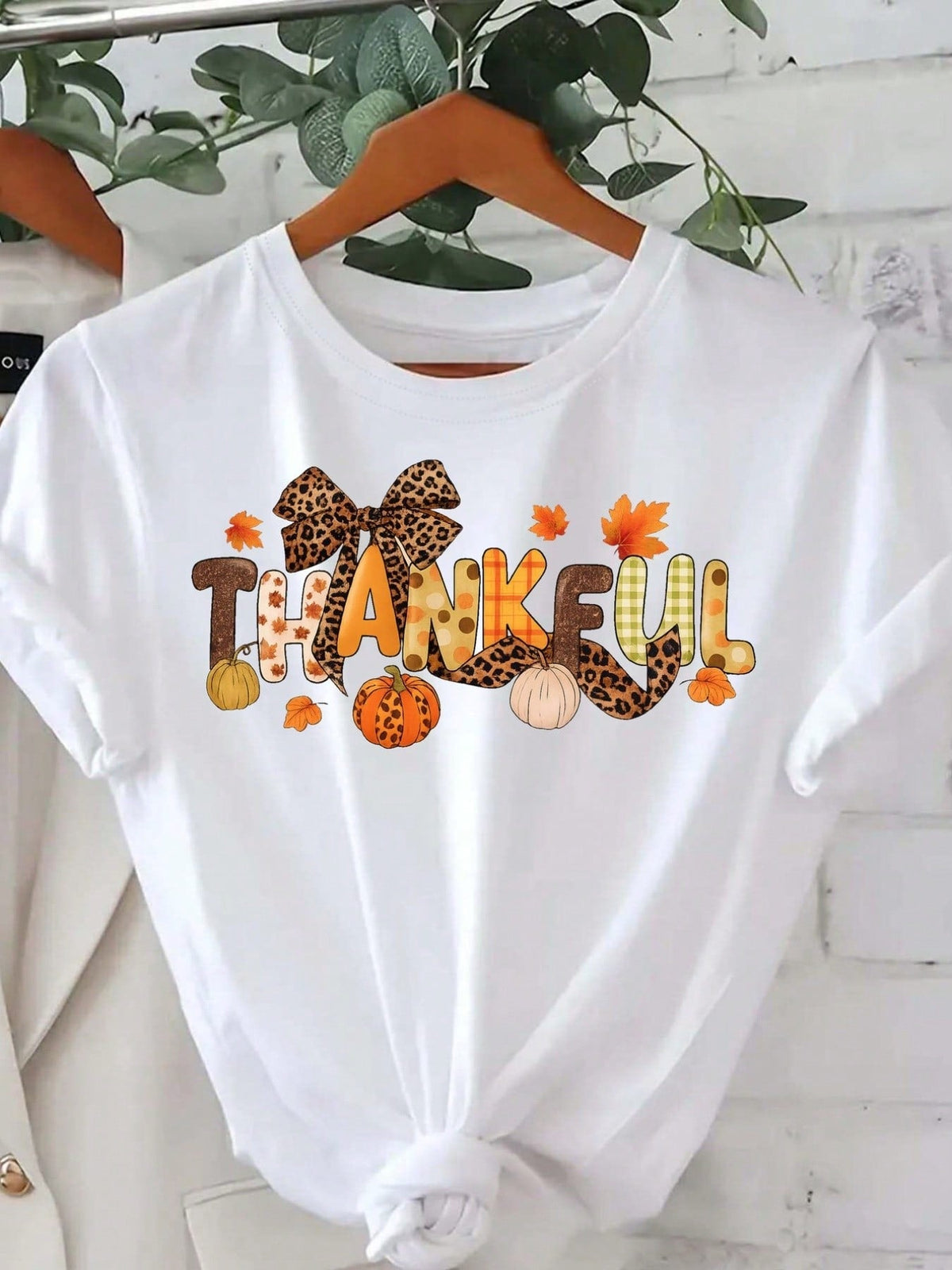 Women Festive Thanksgiving Short Sleeve Tee, Thankful Leopard Bow Pumpkin Maple Leaf Print Round Neck Casual Fall T‑Shirt