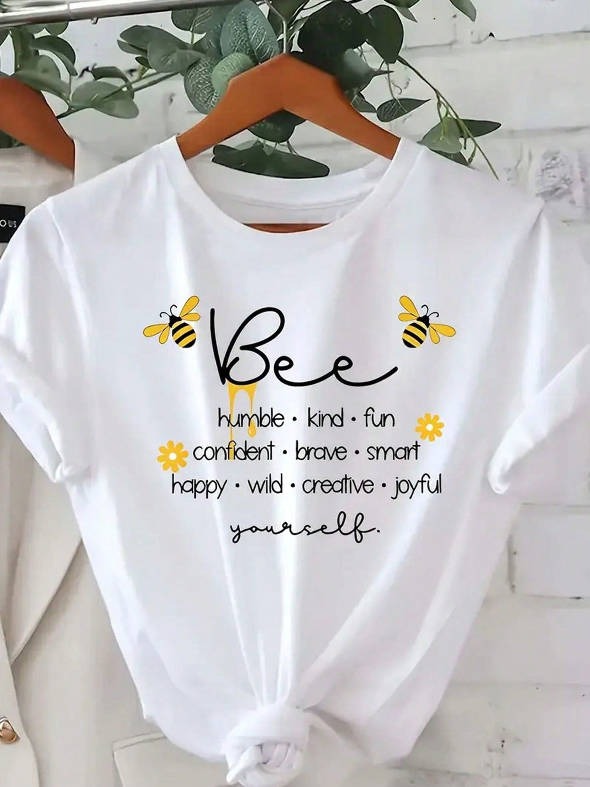Women'S Inspirational Bee Pattern T-Shirt, Short-Sleeved Round-Neck Casual Top Featuring The "Be Happy" Slogan