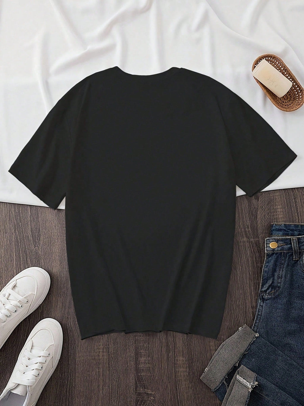 Women's Funny Goose Bumps Graphic T‑Shirt, Retro Witch Geese Pumpkin Moon Print, Casual Autumn Halloween Short‑Sleeve Crew Neck Tee, Fall Holiday Party Gift Top