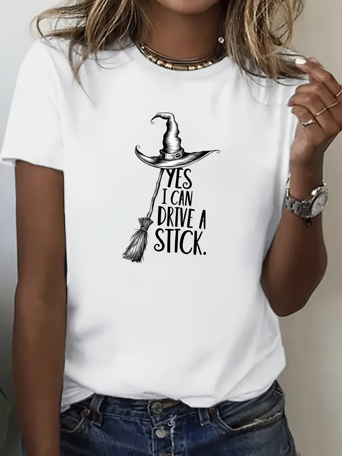 Women’s Funny Halloween Witch Graphic T-Shirt Yes I Can Drive a Stick Cute Witch Hat Broom Print Casual Short Sleeve Tee Novelty Gift