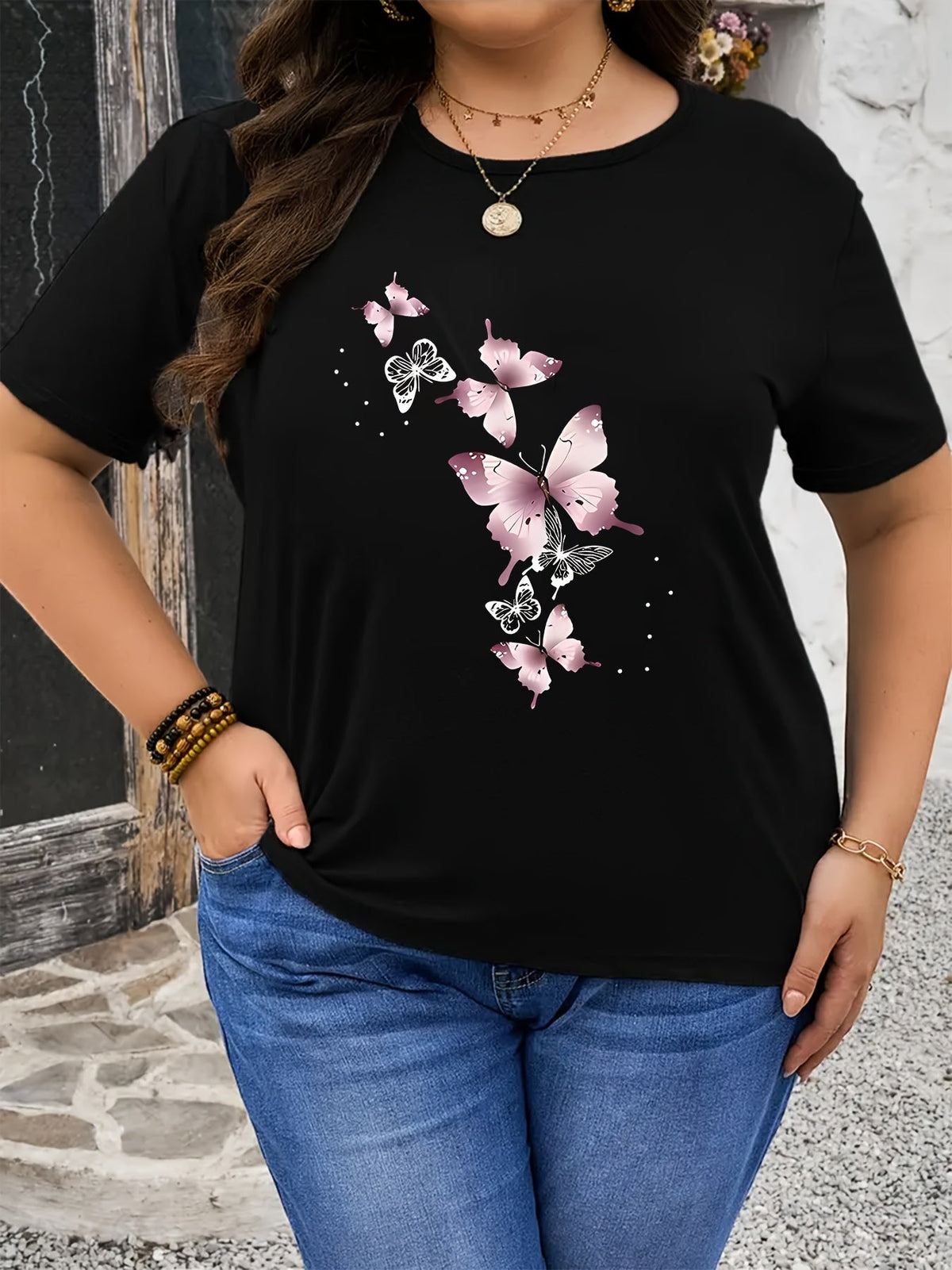 Fashionable Pink Butterfly Print Plus Size Women's T-Shirt Casual Graphic T Shirt For Women Crew Neck