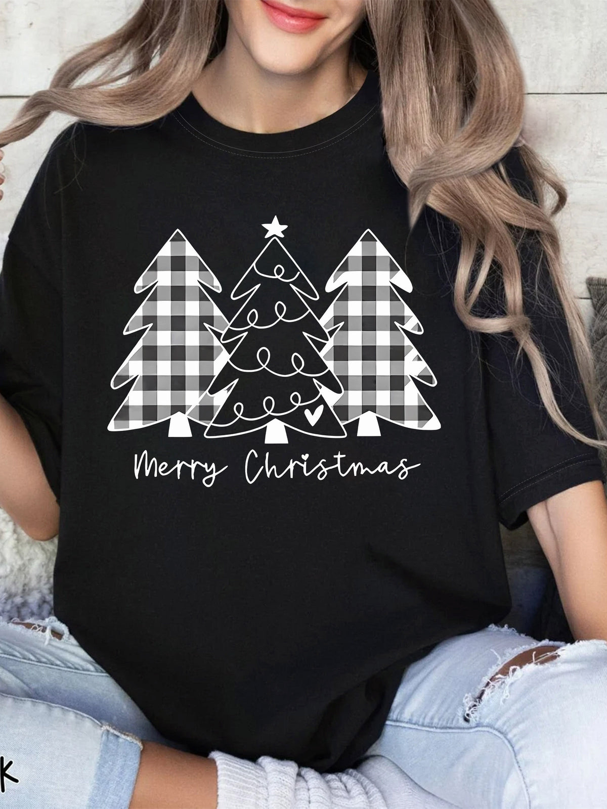 Women’s Merry Christmas Tree Graphic T-Shirt, Plaid Xmas Tee, Short Sleeve Crew Neck Casual Holiday Top